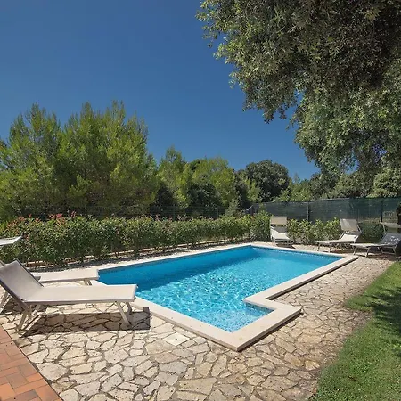 Mit Beheiztem Privatpool, Bbq, Darts Medulin