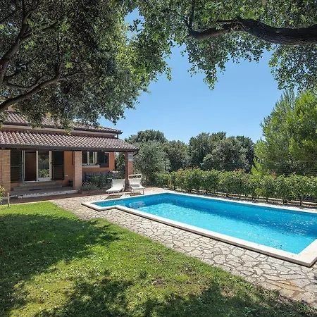 Mit Beheiztem Privatpool, Bbq, Darts