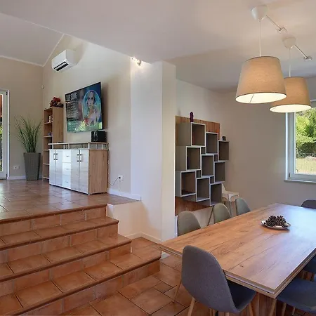 Mit Beheiztem Privatpool, Bbq, Darts Medulin