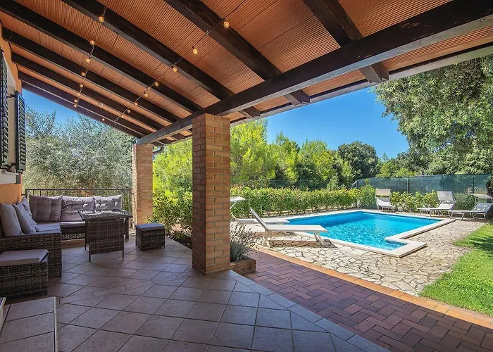 Vakantiehuis Mit Beheiztem Privatpool, Bbq, Darts