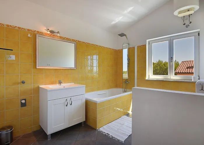 Mit Beheiztem Privatpool, Bbq, Darts *